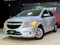 Clique para ver mais detalhes sobre CHEVROLET ONIX